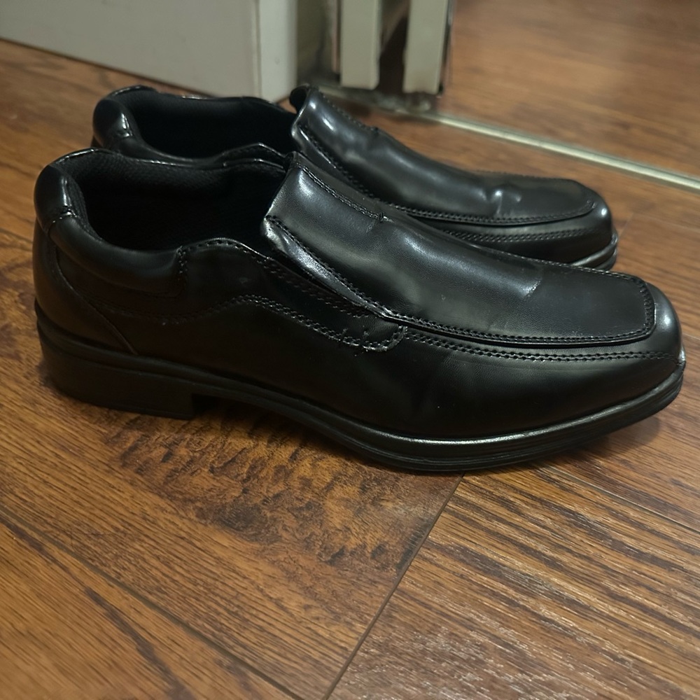 Boys Dress shoes size 6